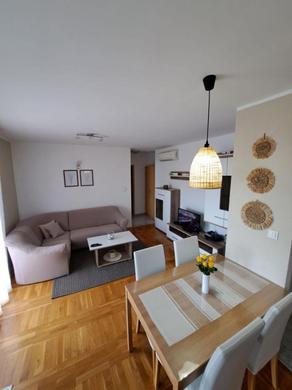 Apartment Slava - Close To The Mall สปลิท ภายนอก รูปภาพ